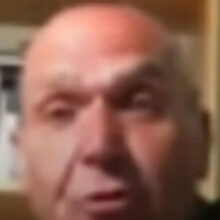 Член городского совета убедился, что во время видеоконференций нужно вести себя прилично